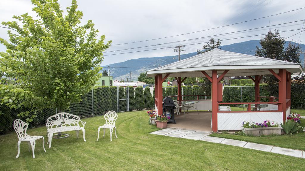 Maple Leaf Motel Inn Towne Осуюс Экстерьер фото