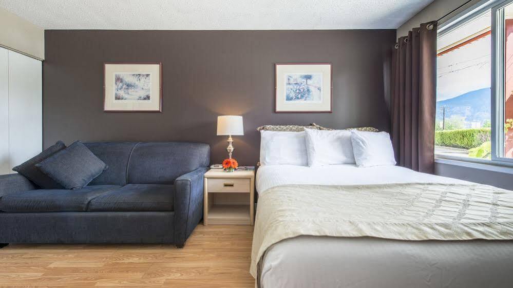 Maple Leaf Motel Inn Towne Осуюс Экстерьер фото